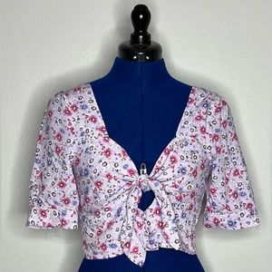 Dance & Marvel half top size medium.